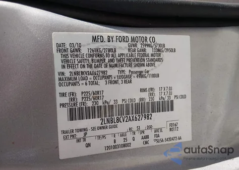 2010 Lincoln Town Car Signature Limited from USA, damaged, VIN 2LNBL8CV2AX627982